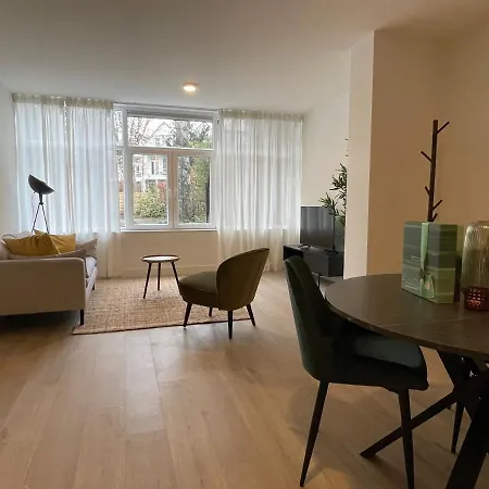 Beautiful 1 Bedroom Serviced 76m2 -mnl B- * ロッテルダム