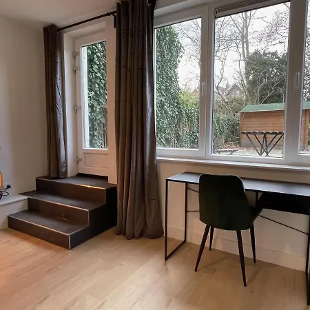 Beautiful 1 Bedroom Serviced 76m2 -mnl B- * ロッテルダム